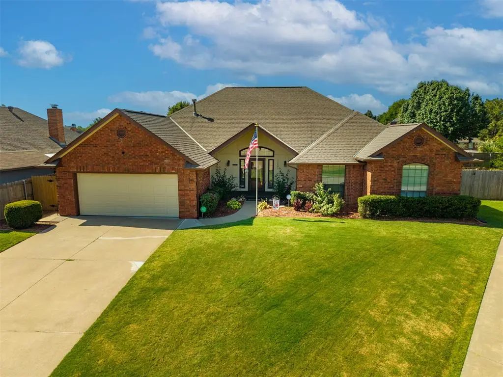 11221 Kingsgate Drive, Oklahoma City