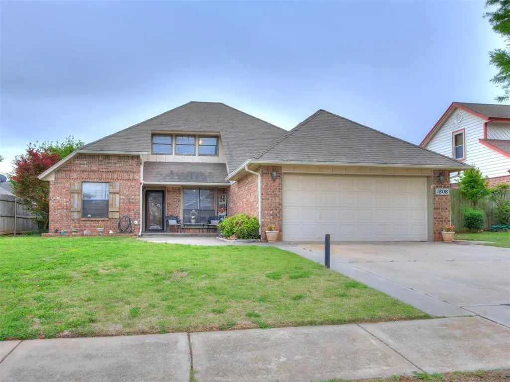 Residential Real Estate for Sale located in the neighborhood of Springwood Estate 2, in the city of Moore, OK