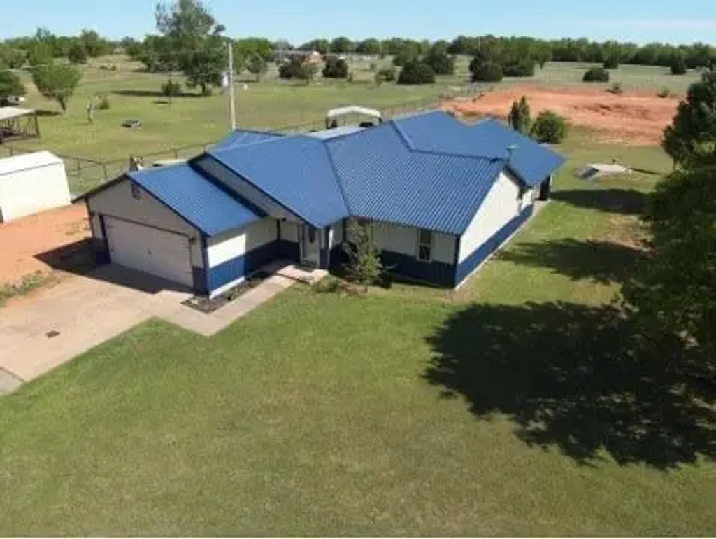 15676 212th Street, Purcell