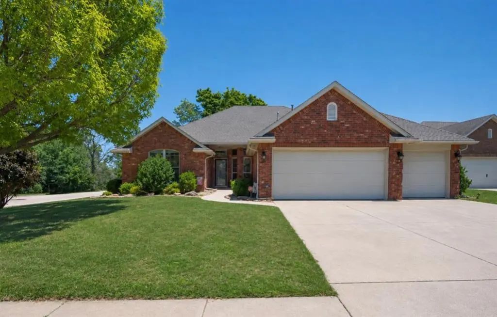 3424 Valley Hollow, Norman