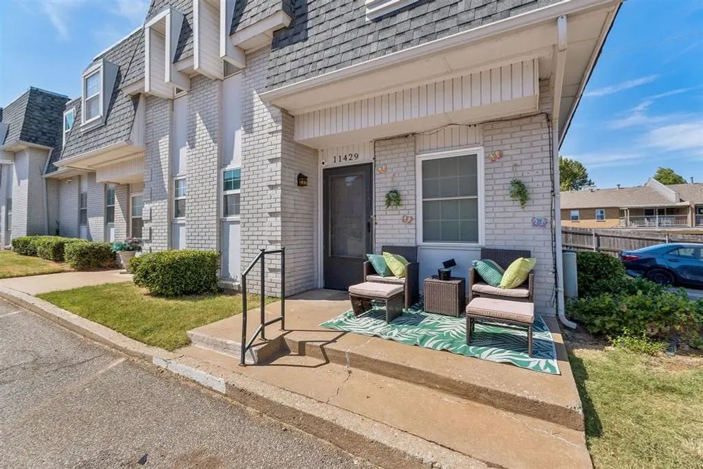 11429 N May Avenue, Oklahoma City