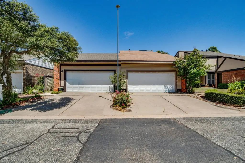 1931 Three Stars Road, Edmond