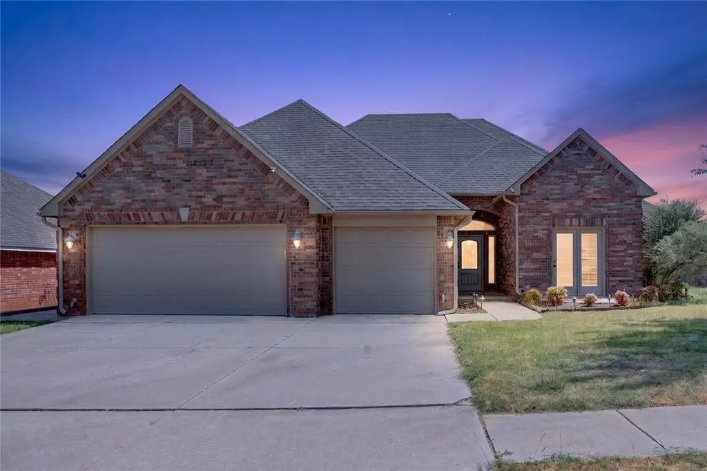 3204 Valley Brook, Norman