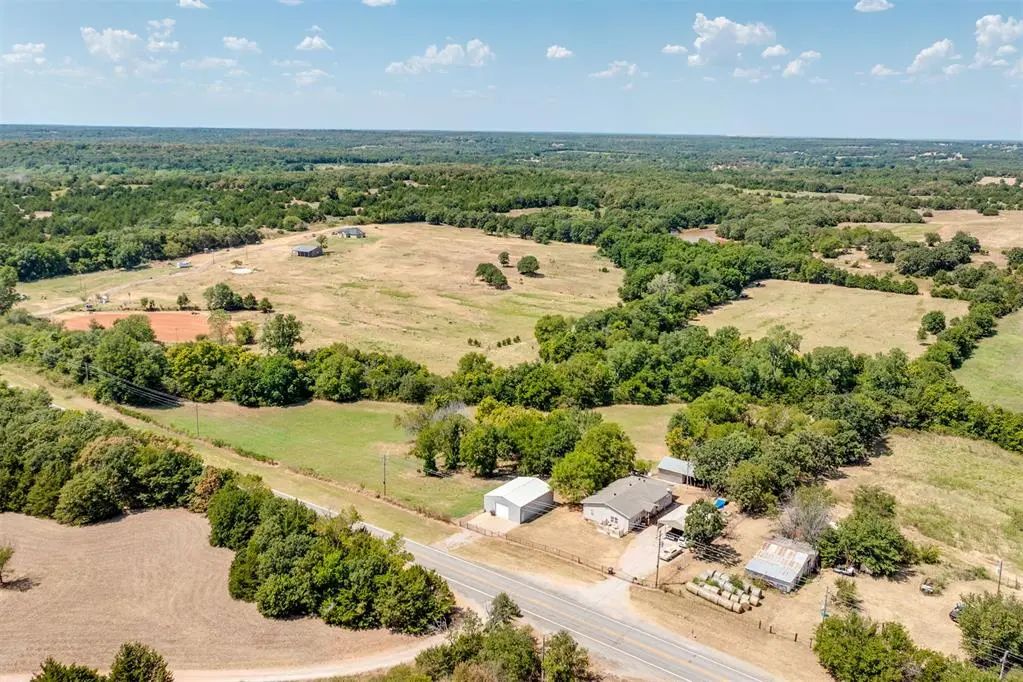 Residential Real Estate for Sale located in the neighborhood of See Supplements, in the city of McLoud, OK