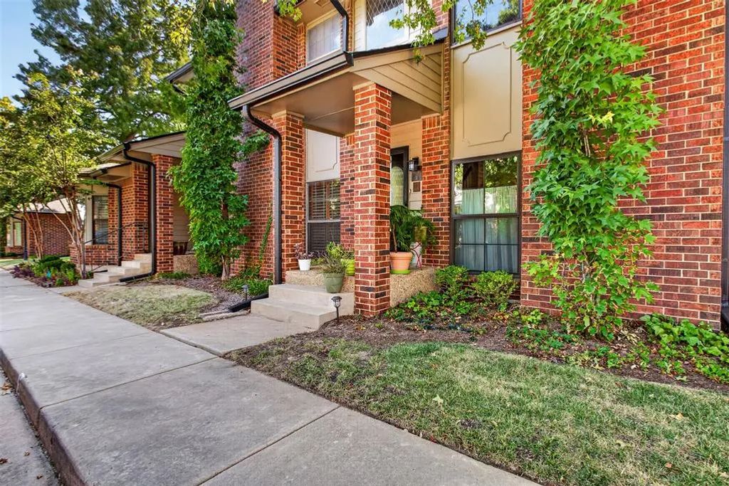 6204 Waterford Boulevard 3, Oklahoma City