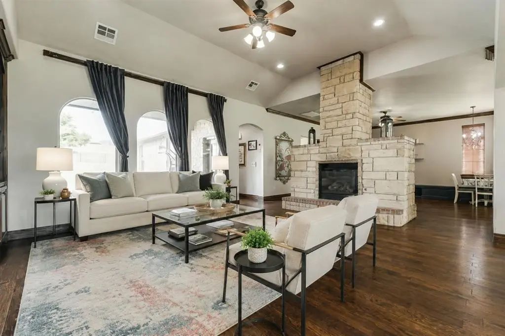 Residential Real Estate for Sale located in the neighborhood of Country Club Estates, in the city of Newcastle, OK