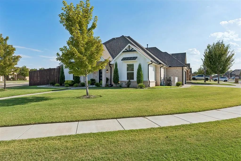 1800 Lago Drive, Oklahoma City, OK, 73160 For Sale