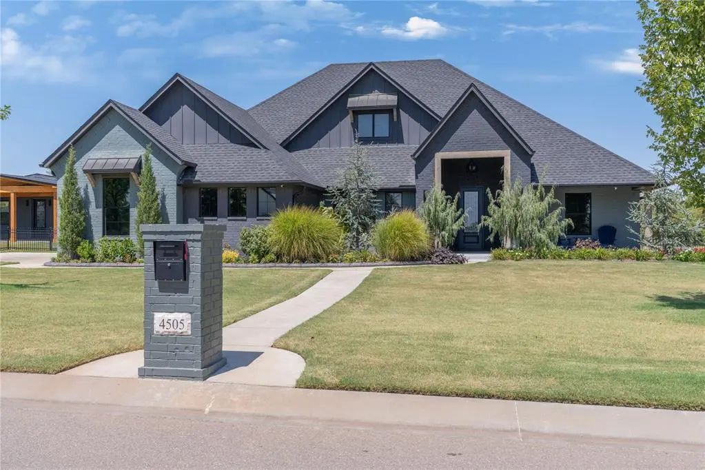 Residential Real Estate for Sale at 4505 Se 39th Street in the city of Moore by MLS #1245623