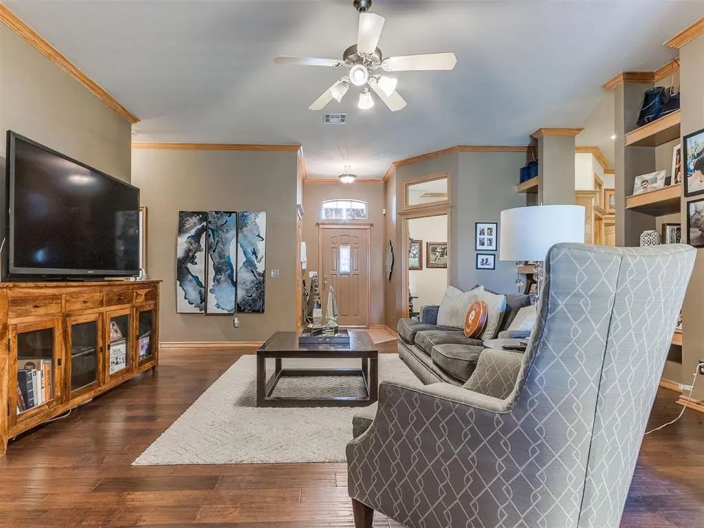 16704 Valderama Way, Edmond