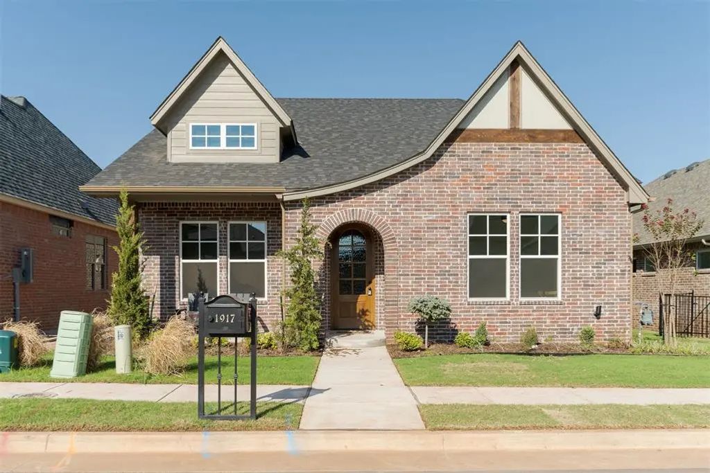 1917 Parkwood Avenue, Edmond