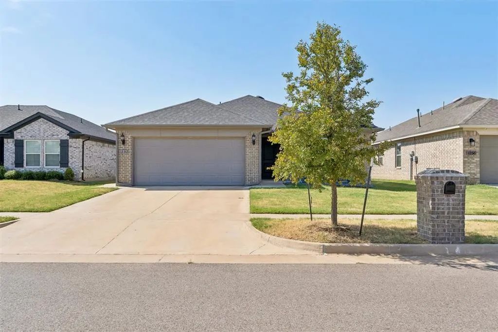 1252 Sw 159th Terrace, Oklahoma City