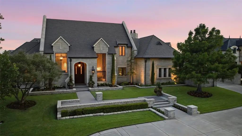 Residential Real Estate for Sale at 14909 Gaillardia Lane in the city of Oklahoma City by MLS #1246262