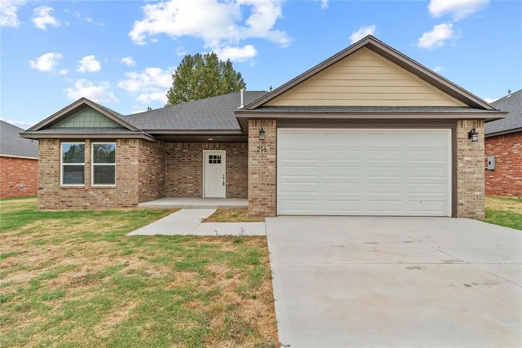 Residential Real Estate for Sale located in the neighborhood of Meadow Hills Estates, in the city of Mustang, OK