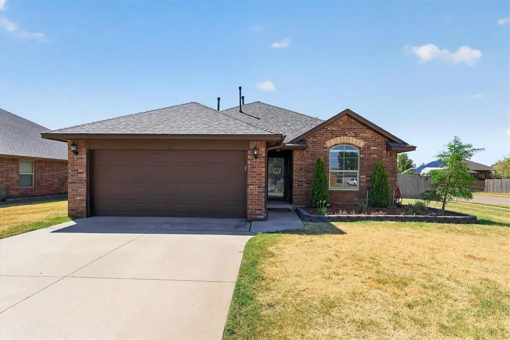 Residential Real Estate for Sale located in the neighborhood of Johnson Farms Add Ph 2, in the city of Mustang, OK