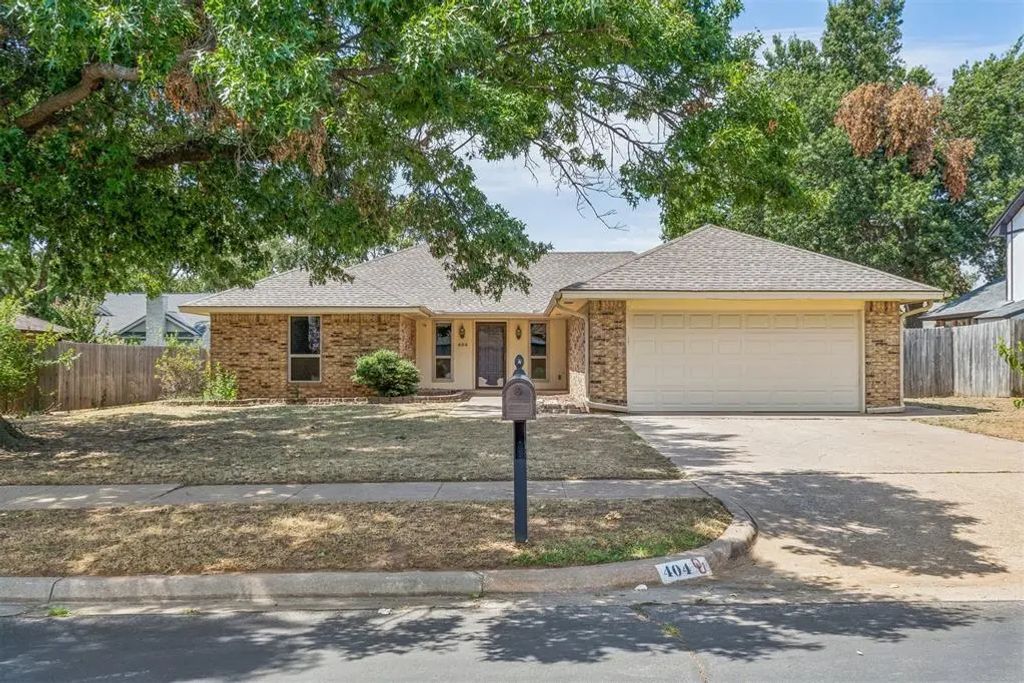 404 Willow Branch Road, Norman