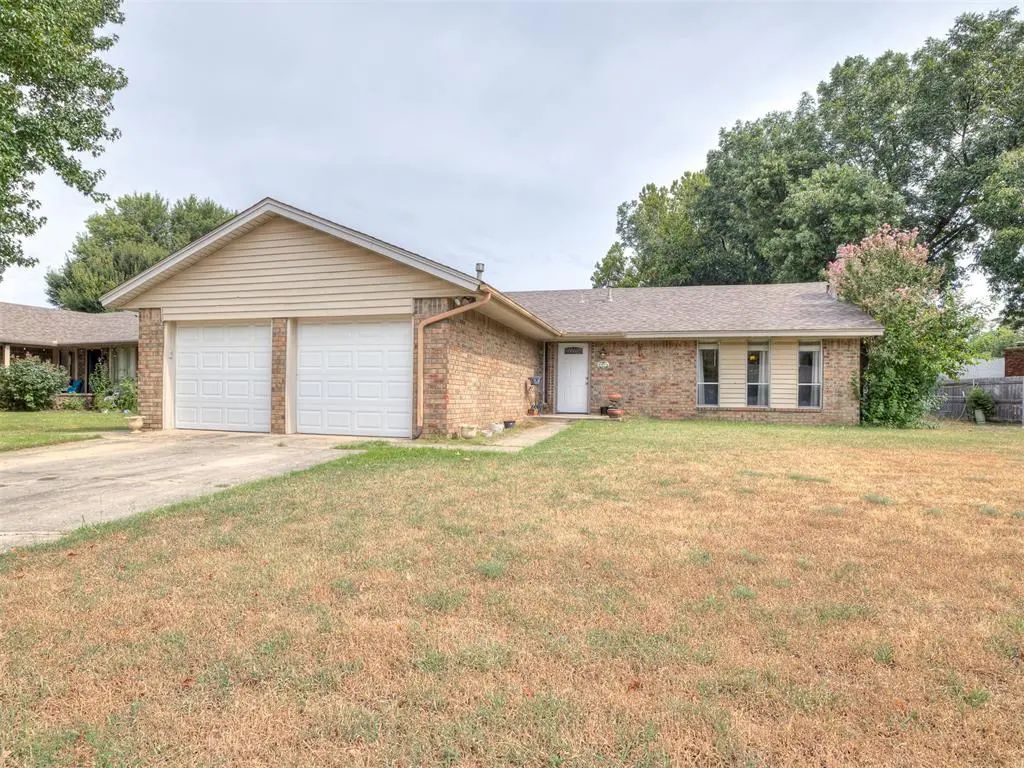 Homes for Sale located at 1176 Robin Hood Lane, in the city of Norman, OK 73072