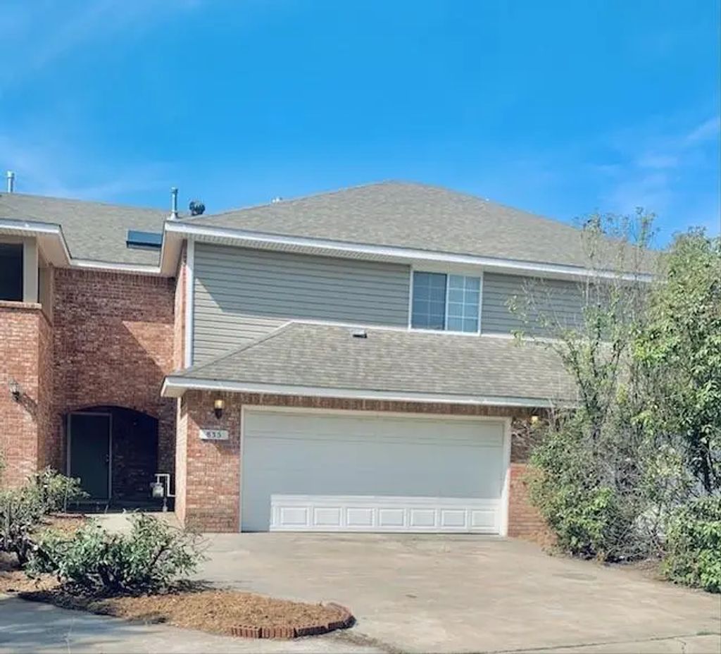 835 Rambling Oaks Drive, Norman