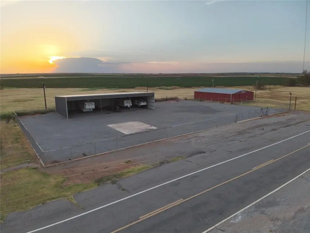 22194 N 58 Hw Highway, Carnegie