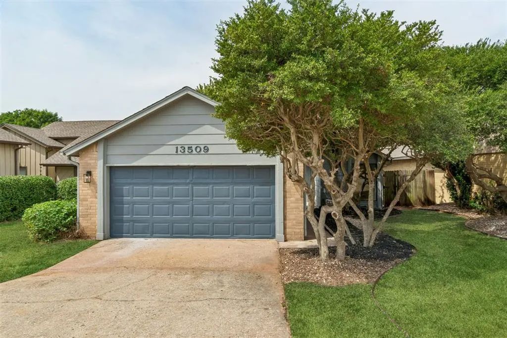 13509 Country Place, Oklahoma City