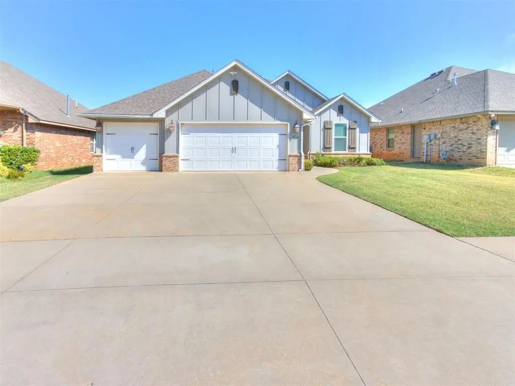 2309 Bretford Way, Norman