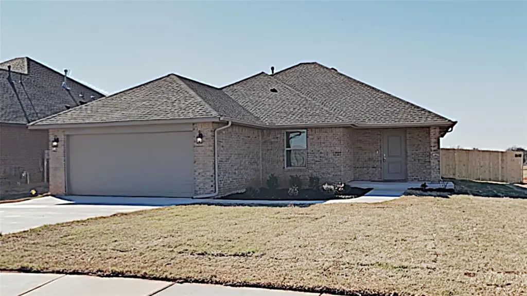Residential Lease Real Estate for Sale located in the neighborhood of The Meadows At MacArthur Park, in the city of Edmond, OK
