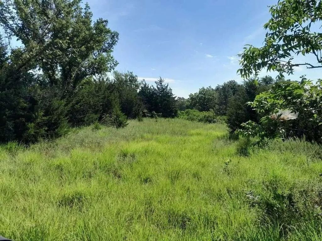 4995 N Triple X Road, Coyle
