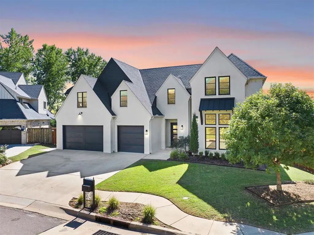 2208 Old Creek Road, Edmond