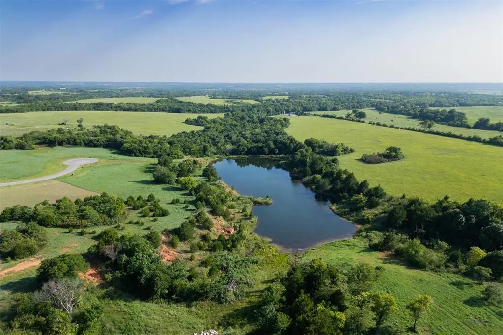 2525 Summit Lake Circle, Goldsby