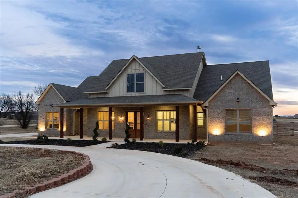 Residential Real Estate for Sale located in the neighborhood of Guthrie Proper, in the city of Edmond, OK