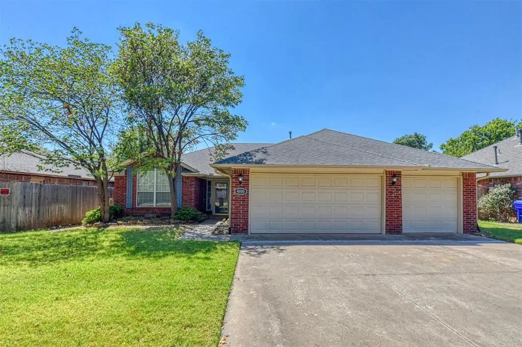 Residential Real Estate for Sale at 4600 Midway Drive in the city of Norman by MLS #1247500