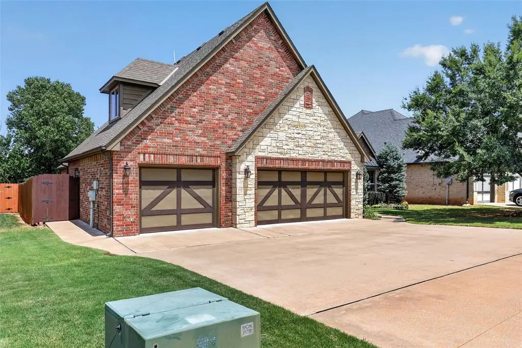2501 Semillon Way, Edmond