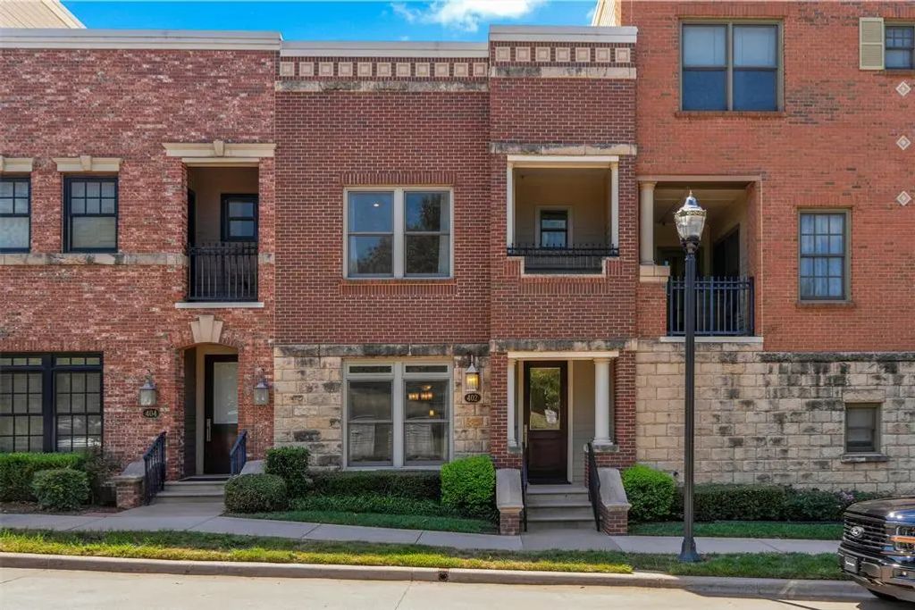 402 Ne 2nd Street, Oklahoma City