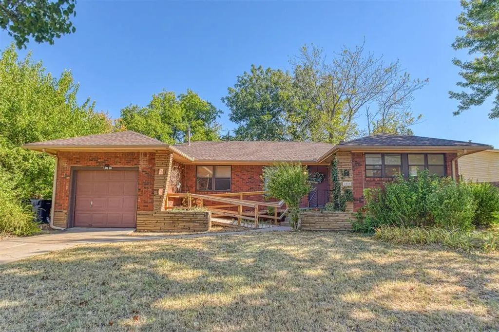 3939 Cashion Place, Oklahoma City