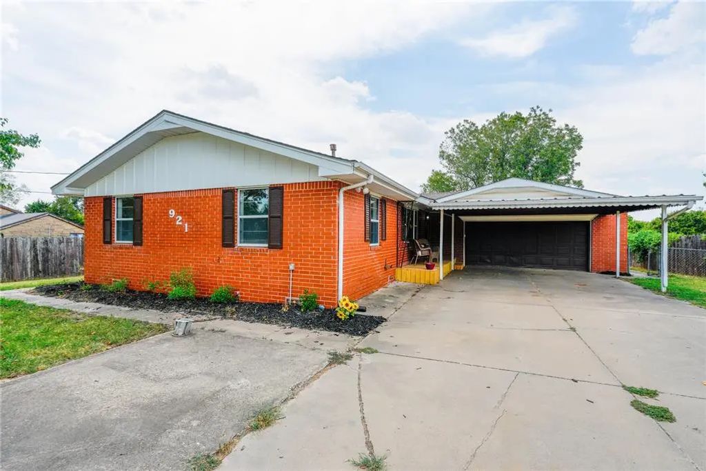 921 S Post Road, Oklahoma City