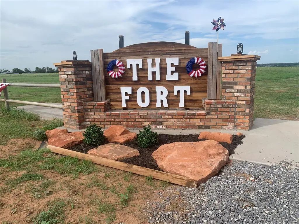 11111 N Hazlett- Highway 9 Highway, Fort Cobb
