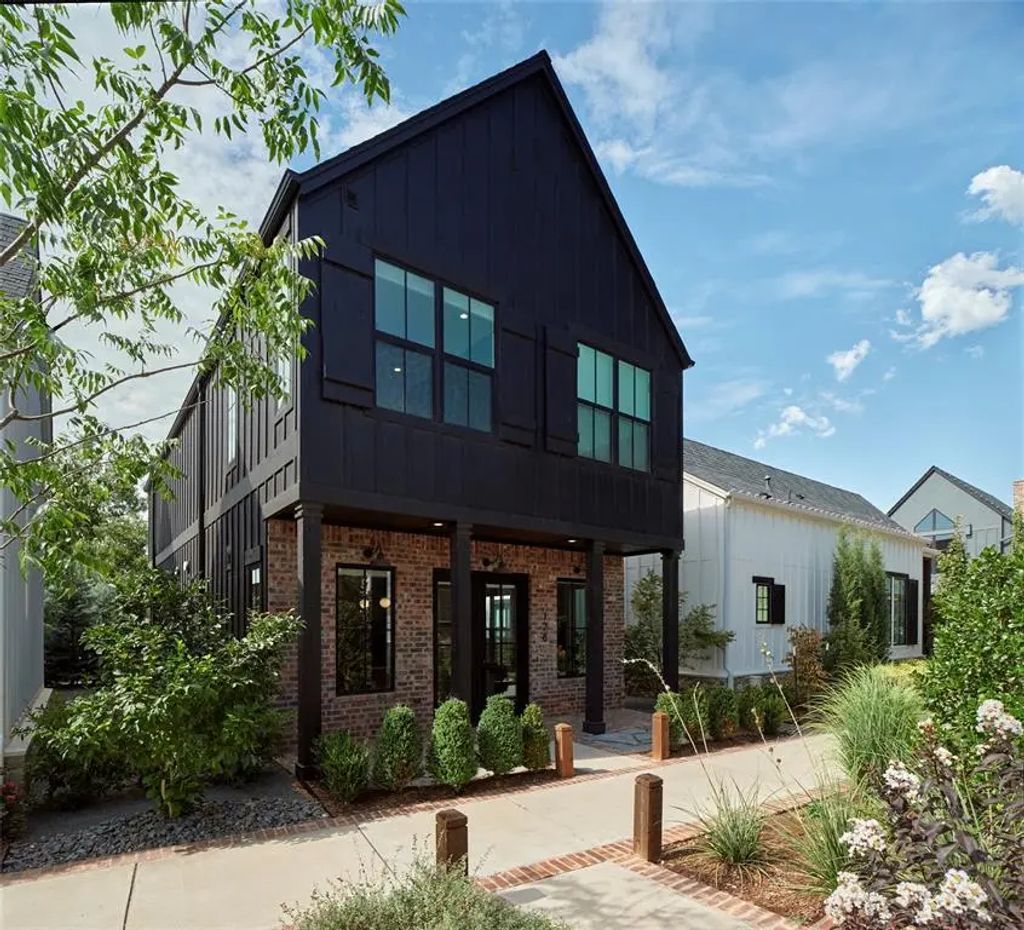 225 W 1st Street 128, Edmond