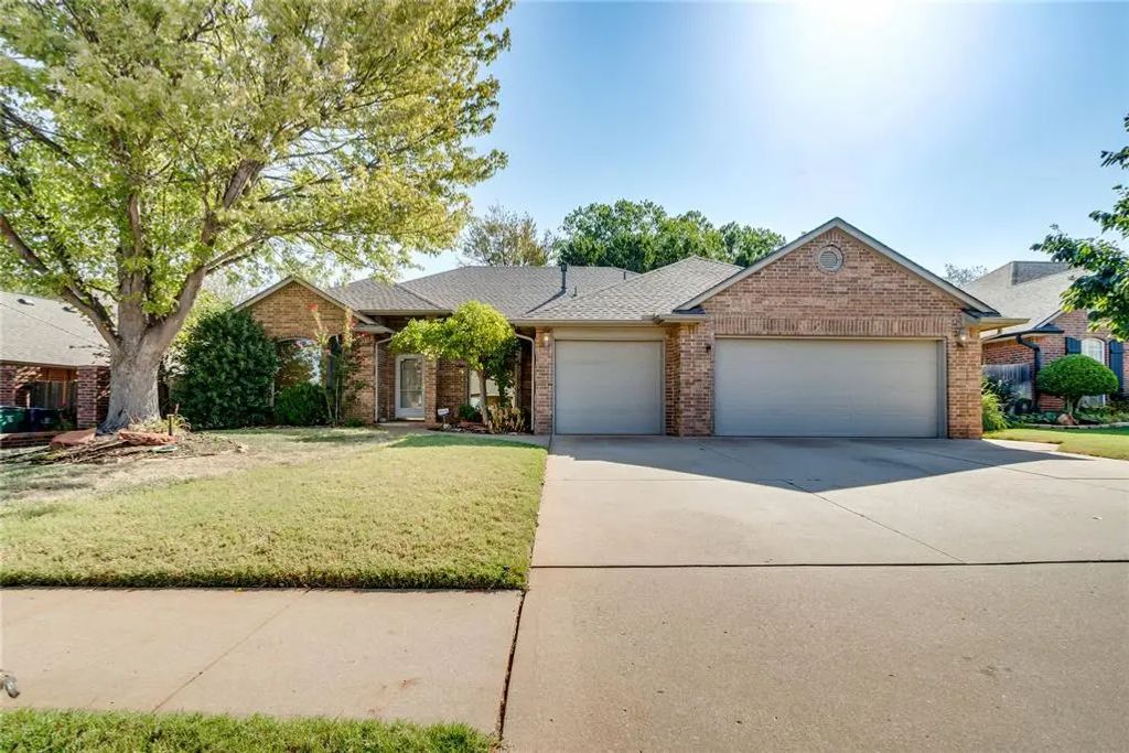 15912 Sheffield Boulevard, Edmond