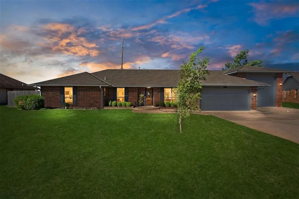 9709 Lakeshore Drive, Oklahoma City