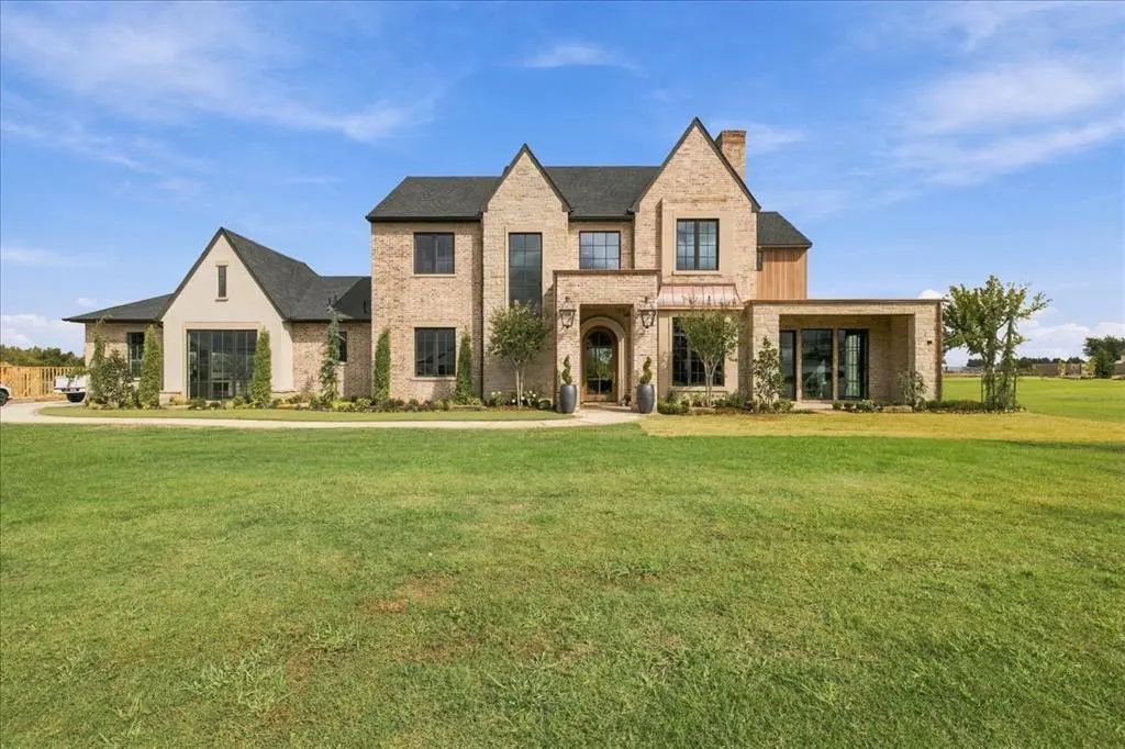 MLS #1247905 for Sale at 20886 Alba Court, in the city of Edmond, 73012