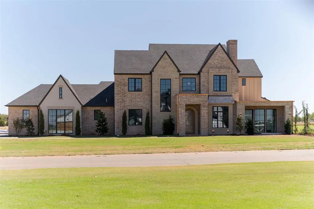 MLS #1247905 for Sale at 20886 Alba Court, in the city of Edmond, 73012