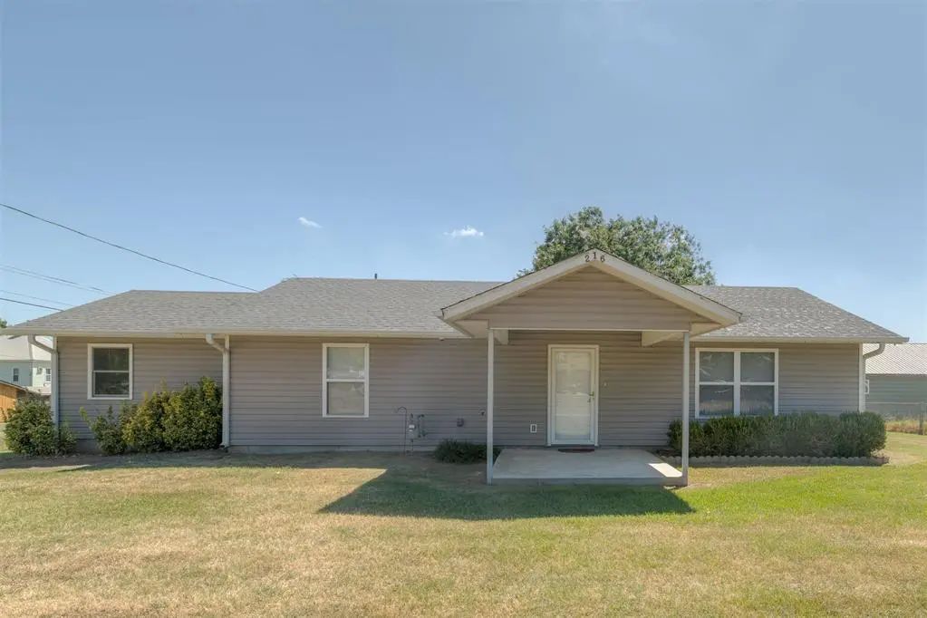Residential for Sale by 216 Sw 4th Street in the Checotah, located in the neighborhood of Ot Checotah