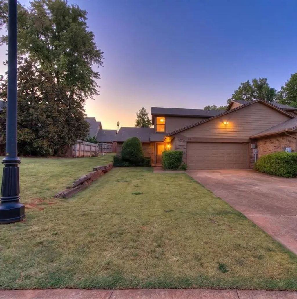 105 Woodbridge Circle, Edmond