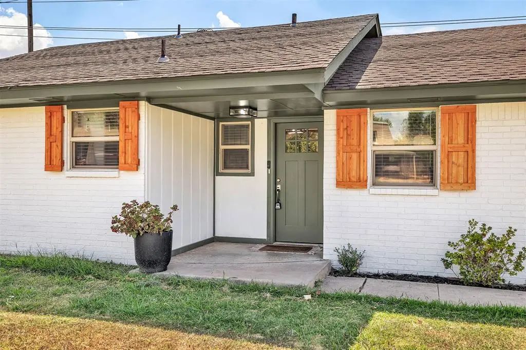 Residential Real Estate for Sale at 604 Sw 27th Street in the city of Moore by MLS #1248042