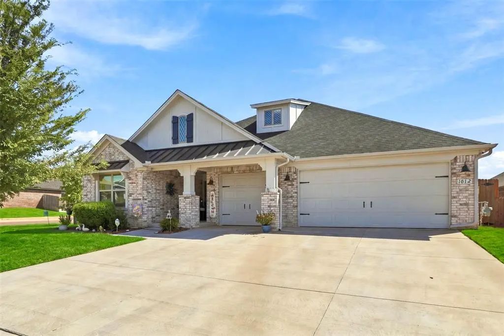 1012 Mount Irving Way, Norman