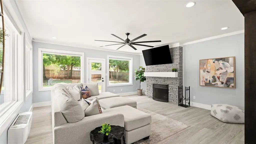Residential Real Estate for Sale located in the neighborhood of Darralls Add, in the city of Oklahoma City, OK