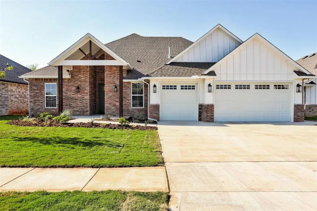 Residential Real Estate for Sale located in the neighborhood of Siena Springs 2, in the city of Norman, OK