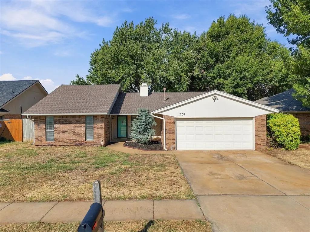1209 Bluff Creek Drive, Edmond