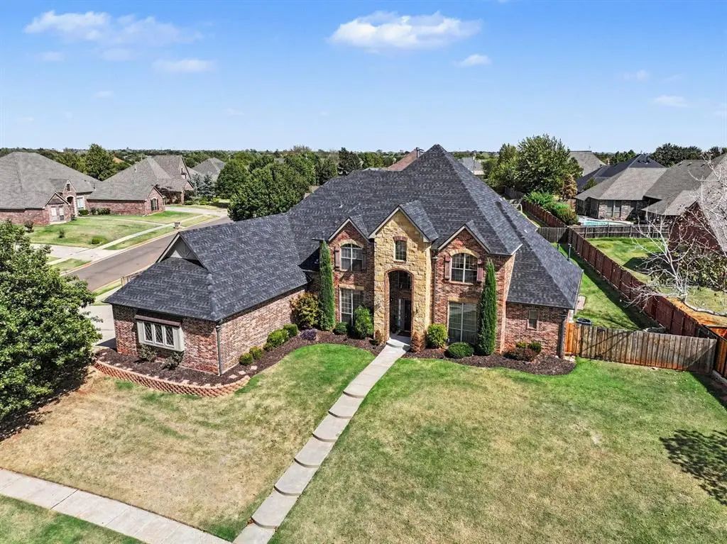 15606 Claremont Boulevard, Edmond