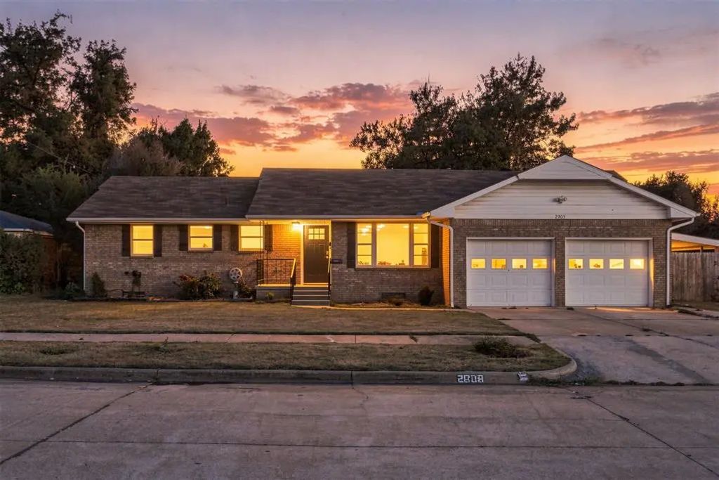 2903 Meadow Lane, Edmond