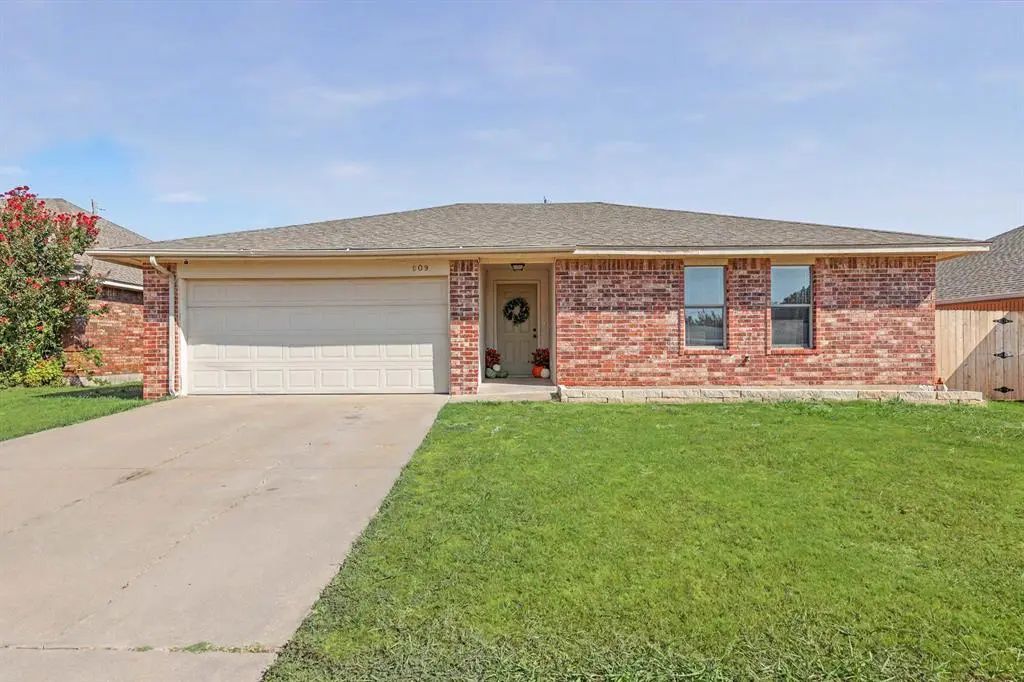 Moore Homes for Sale in the neighborhood of REGENCY PARK SEC. 2 in the Zipcode of 73160